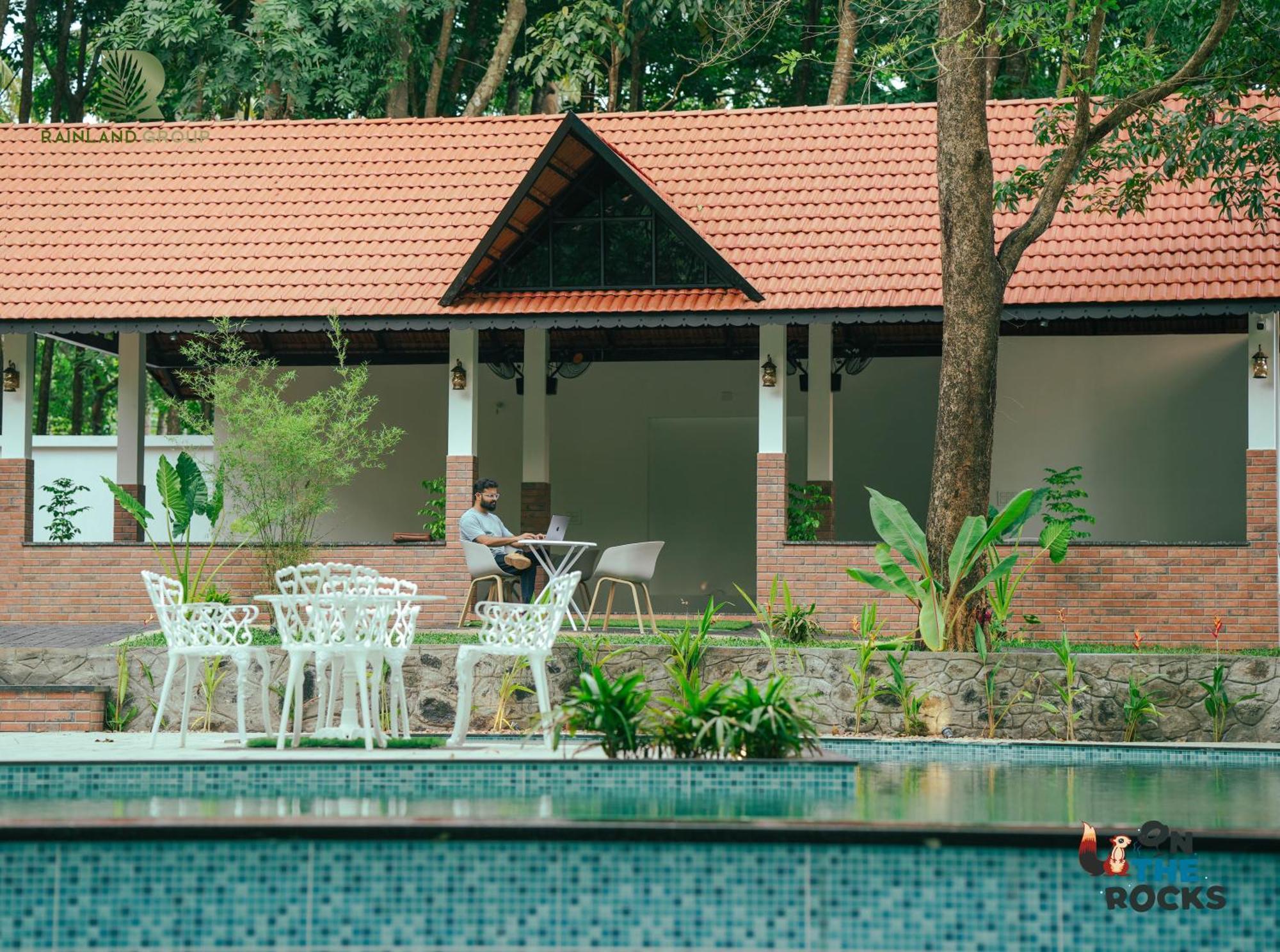 Hotel Athirapilly On The Rocks Athirappilly Exteriér fotografie